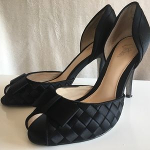 Glitter sole heels - black peep toe with flat bows